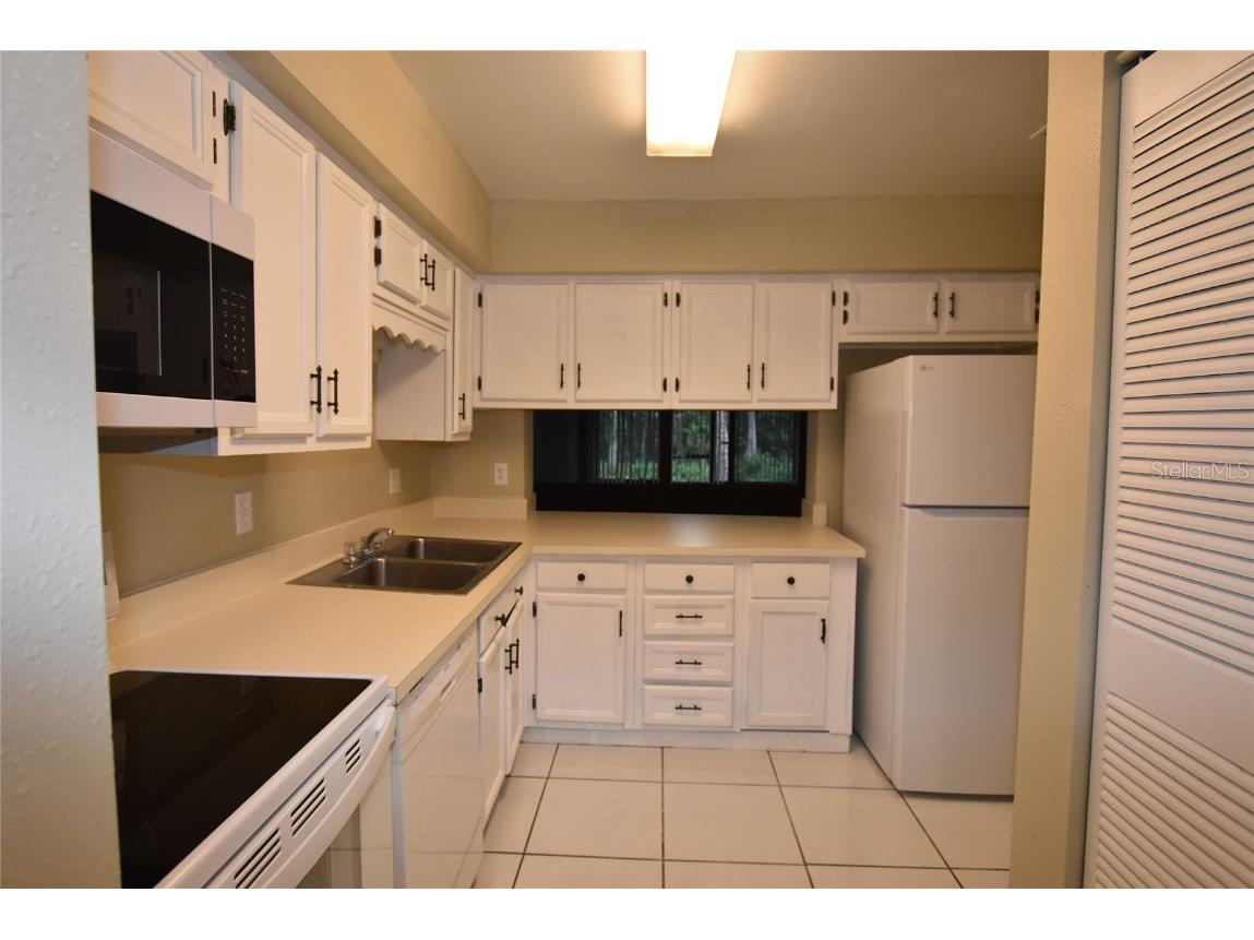 5323 Indian Creek Drive #D Orlando FL 32811 O6342908 image3