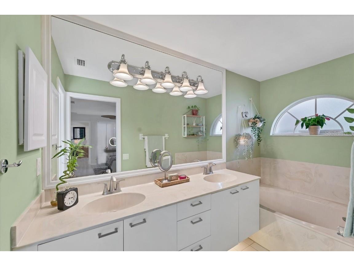 5323 Kelly Drive #3 Sarasota FL 34233 A4660445 image27