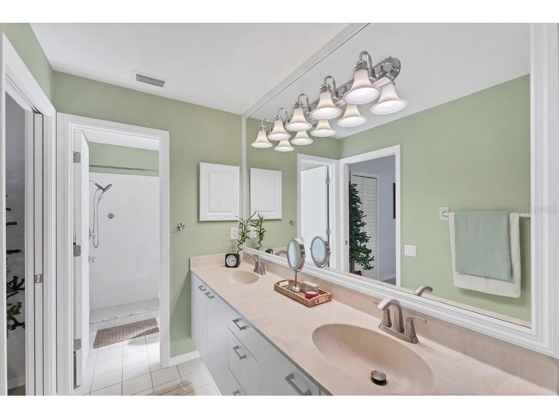 5323 Kelly Drive #3 Sarasota FL 34233 A4660445 image28