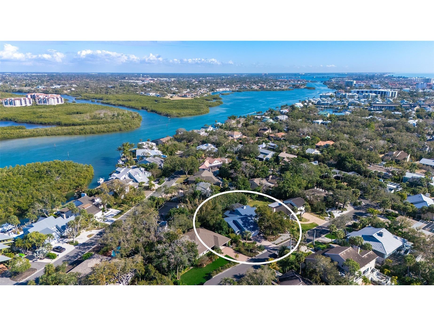 5324 Siesta Court Sarasota FL 34242 A4682581 image2