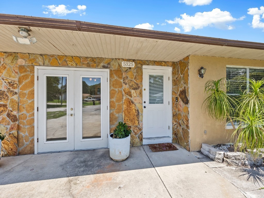 5325 21st Street W Bradenton FL 34207 A4575254 image1