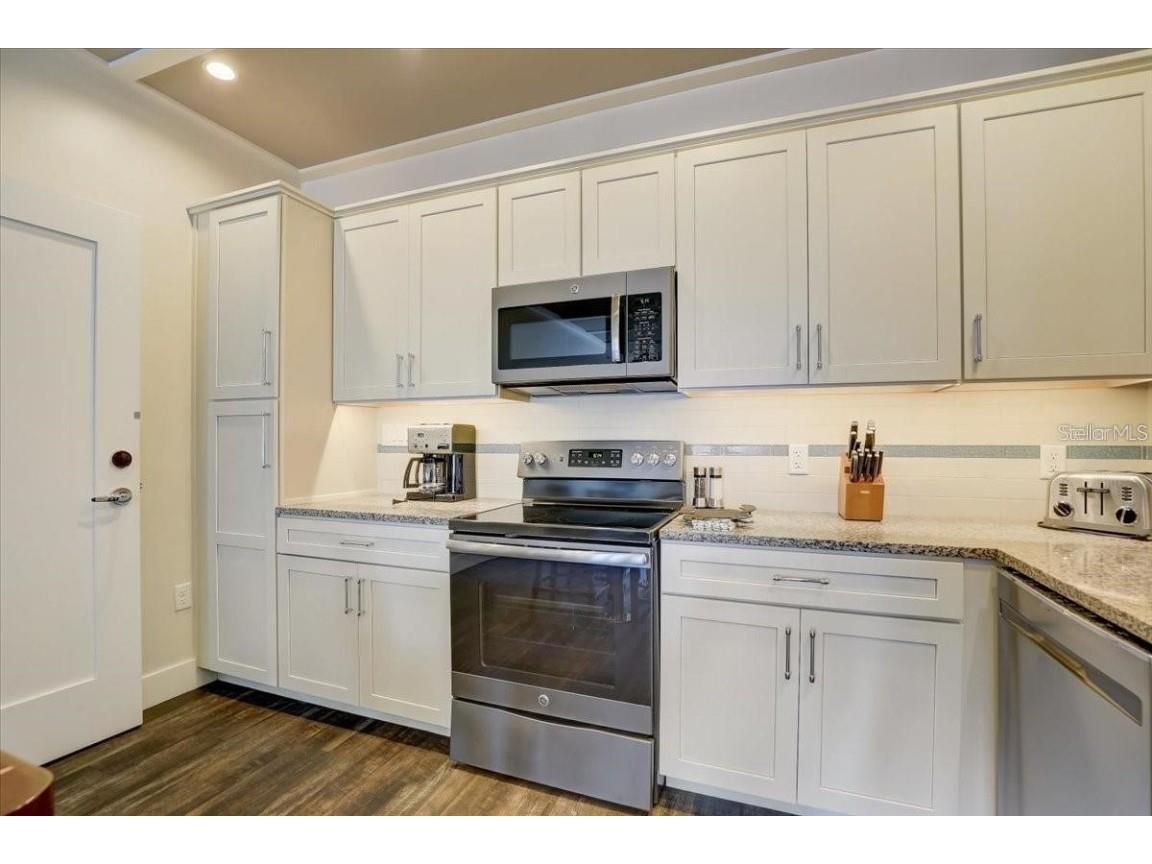 5325 Marina Drive #423 Holmes Beach FL 34217 - ANNA MARIA SOUND A4645975 image9