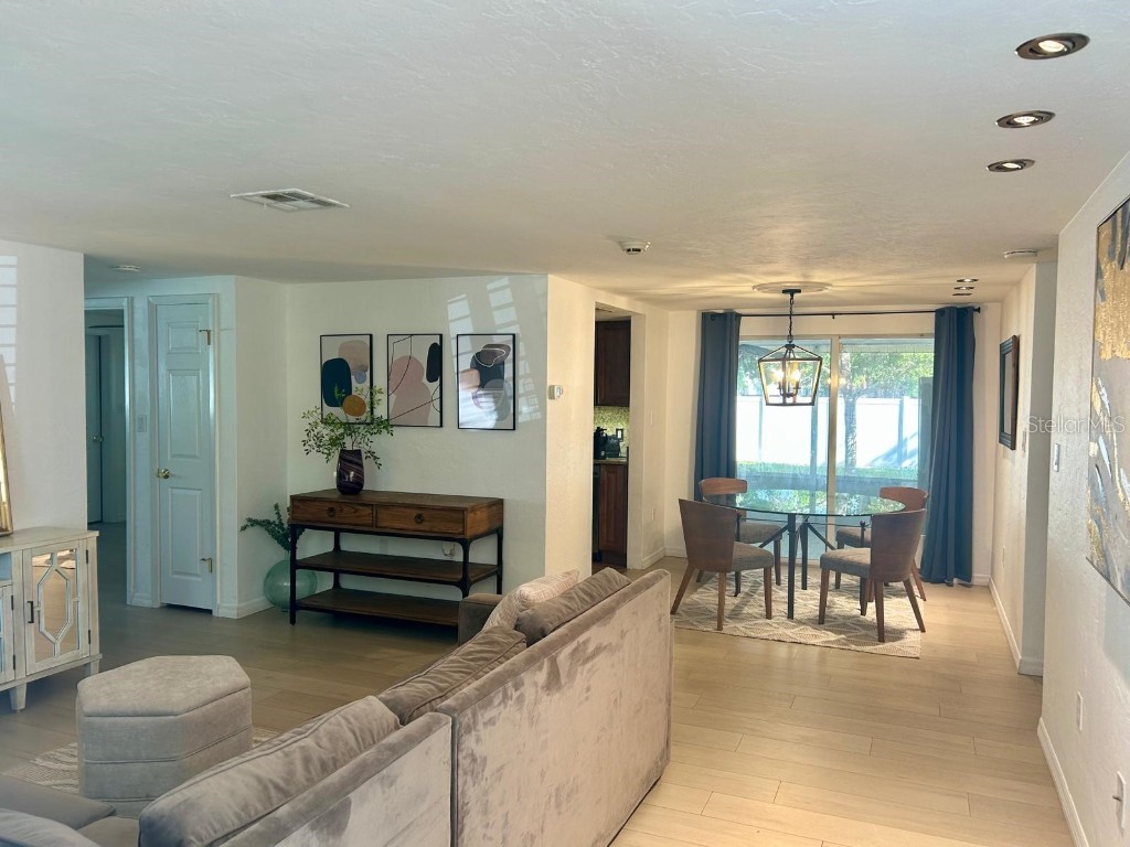 5325 Murdock Avenue Sarasota FL 34231 A4654592 image3