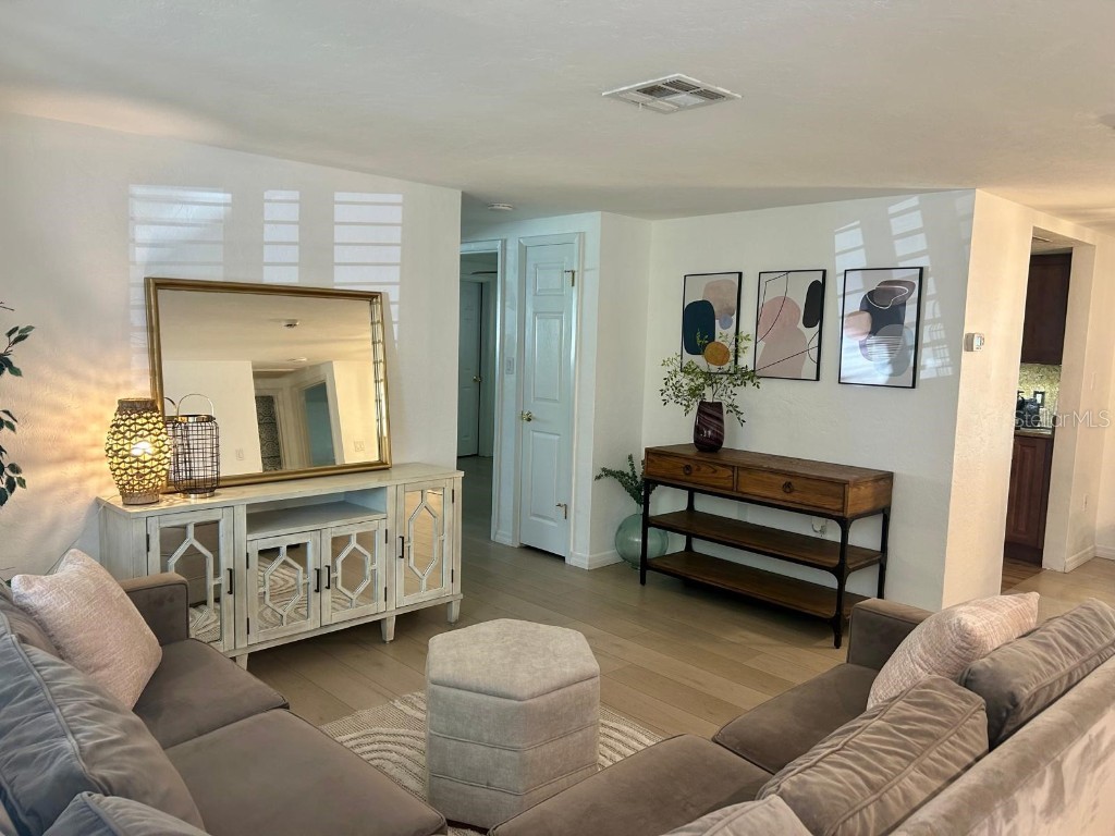 5325 Murdock Avenue Sarasota FL 34231 A4654592 image4