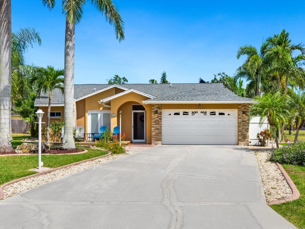 5326 Sarapointe Drive Sarasota FL 34232 - EASTPOINTE LAKE A4566635 image1