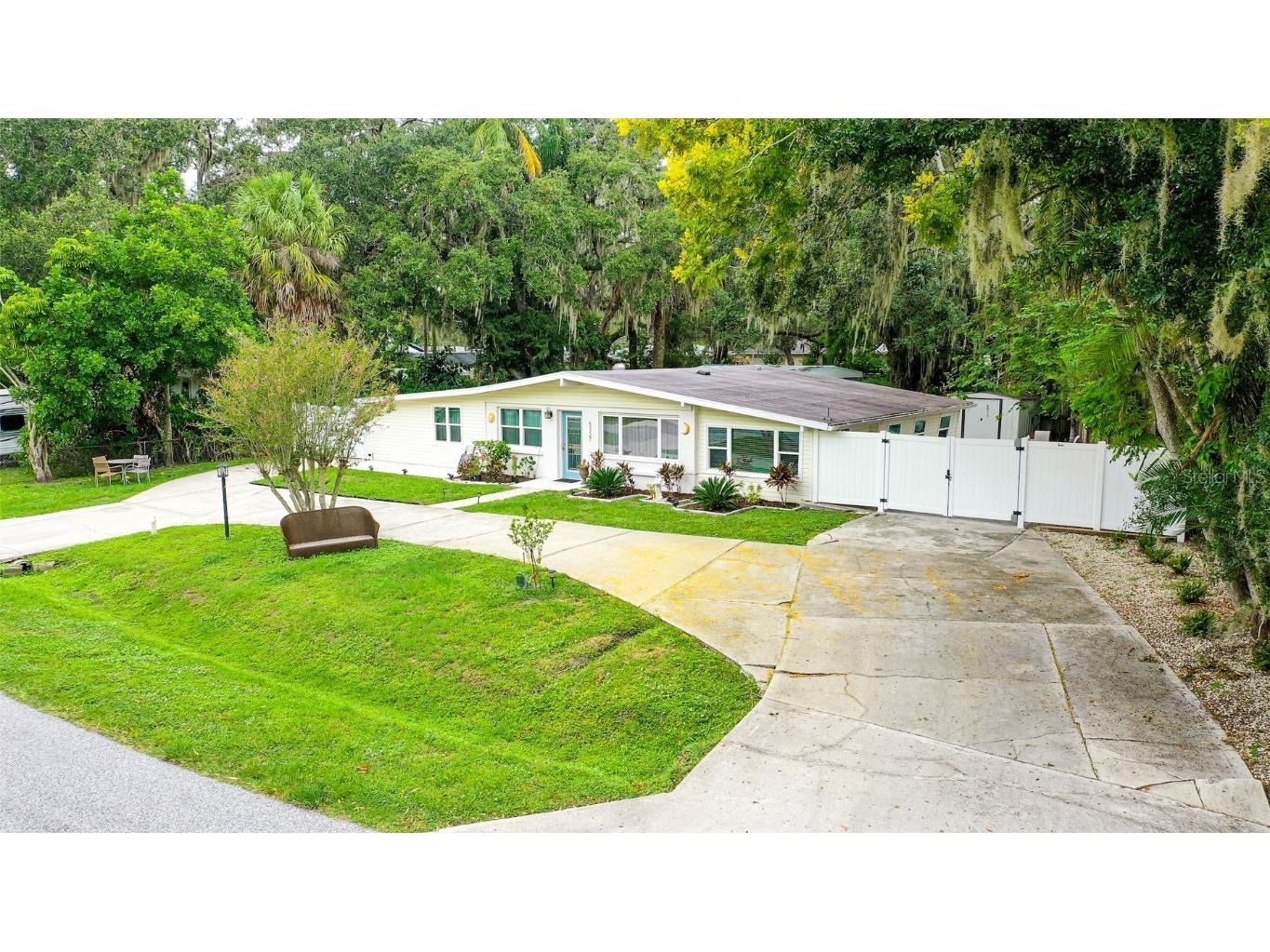 5327 Angeles Avenue Sarasota FL 34235 A4584982 image1