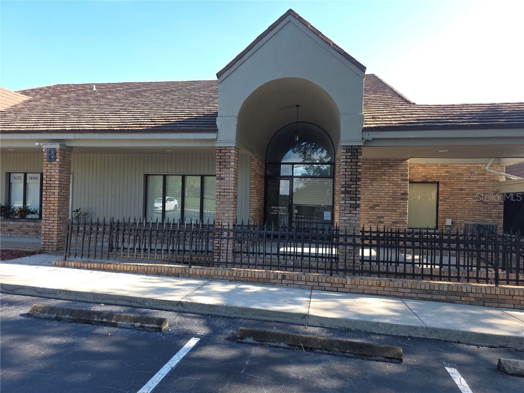 5327 Commercial Way #B105 Spring Hill FL 34606 W7877368 image1