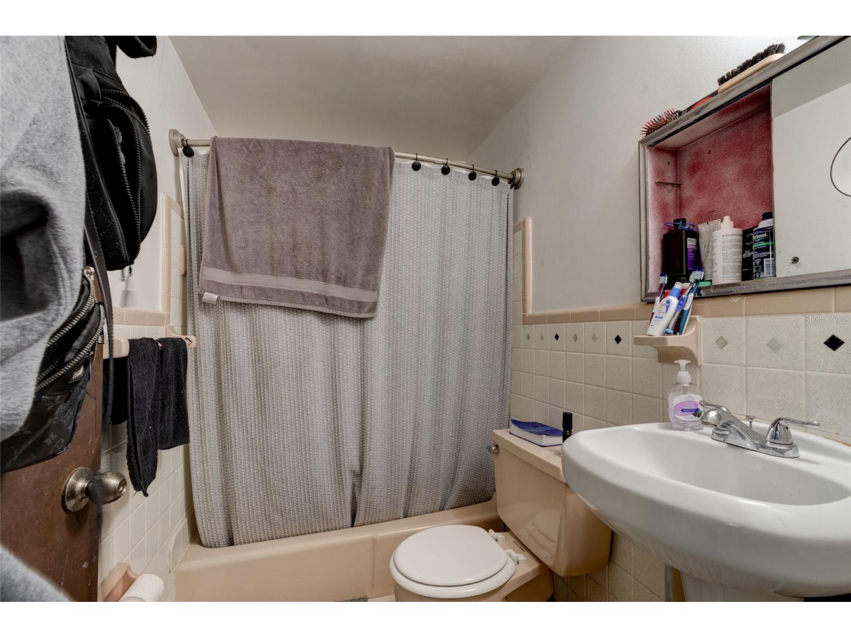 533 Eastwood Lane Daytona Beach FL 32118 V4946494 image4