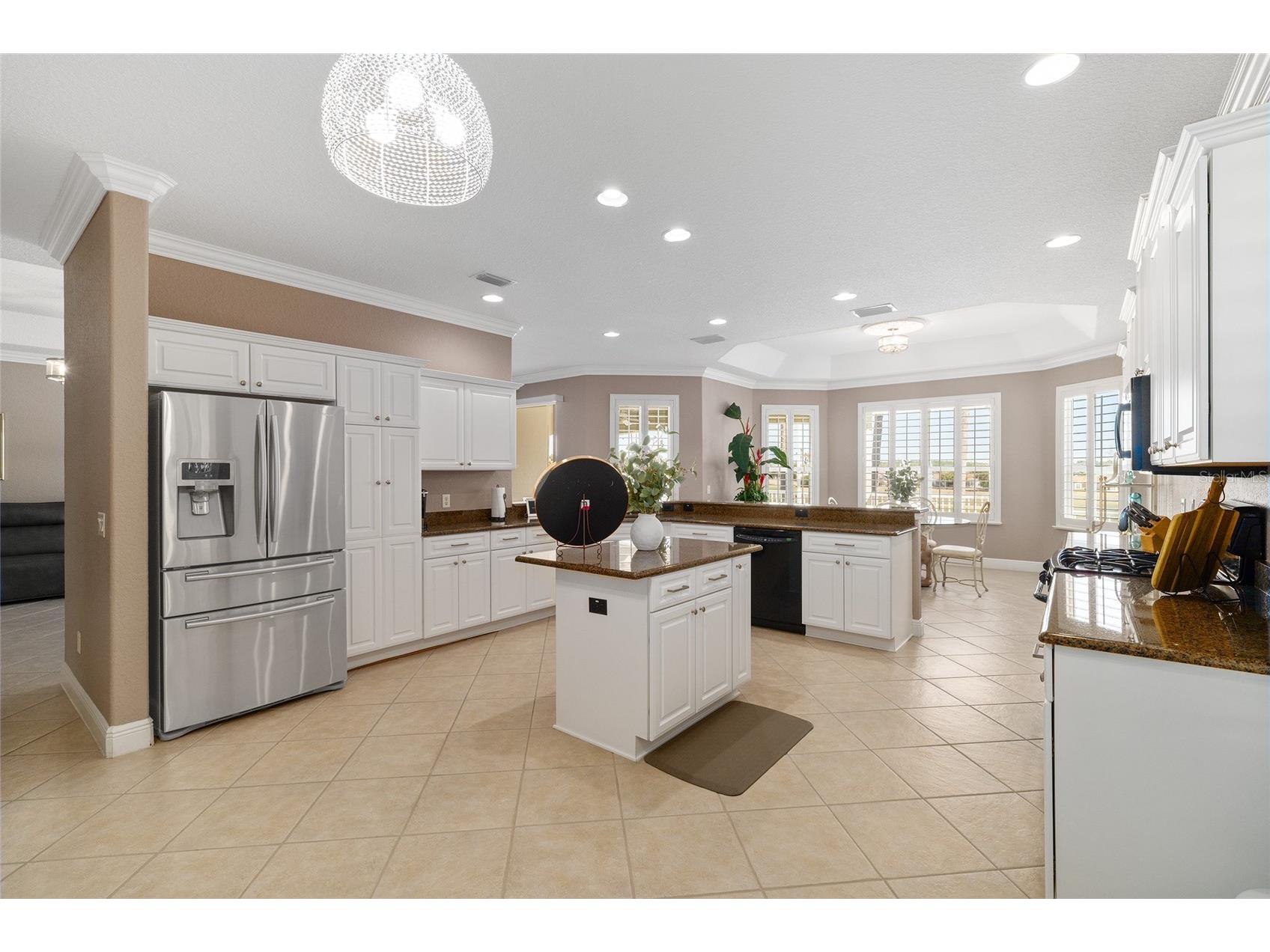 533 Inner Circle The Villages FL 32162 OM719595 image17