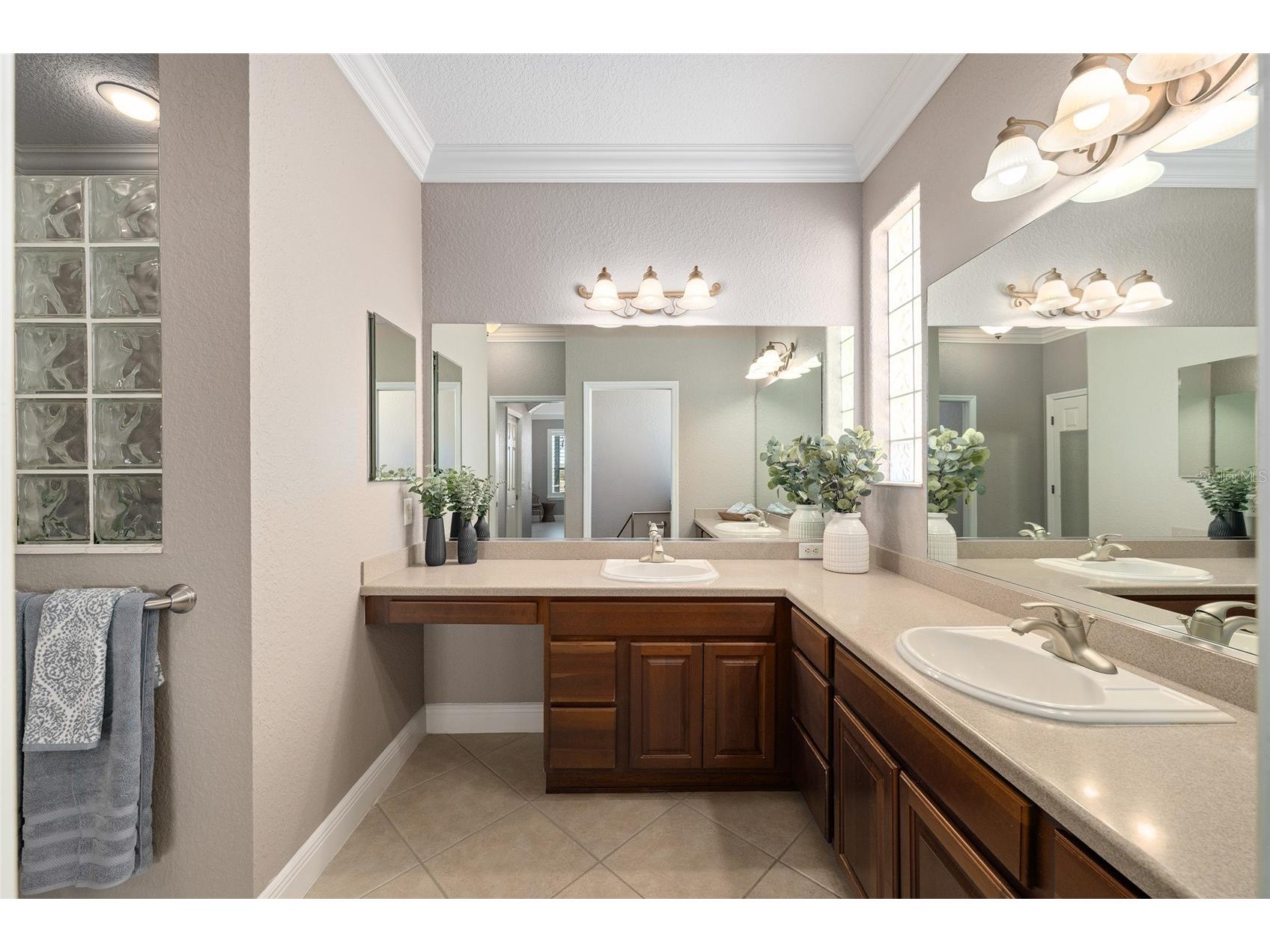 533 Inner Circle The Villages FL 32162 OM719595 image22
