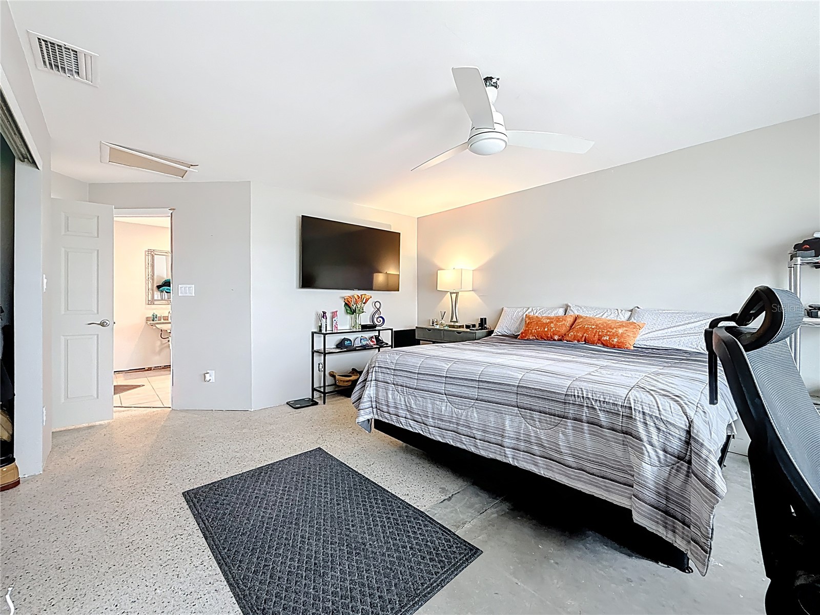 533 Johns Pass Avenue Madeira Beach FL 33708 TB8466322 image43