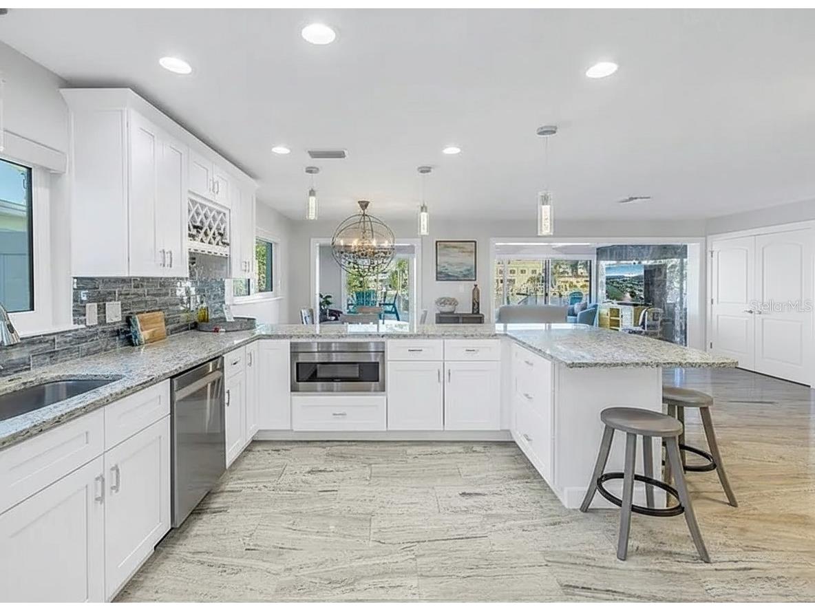 533 Lillian Drive Madeira Beach FL 33708 TB8374953 image20