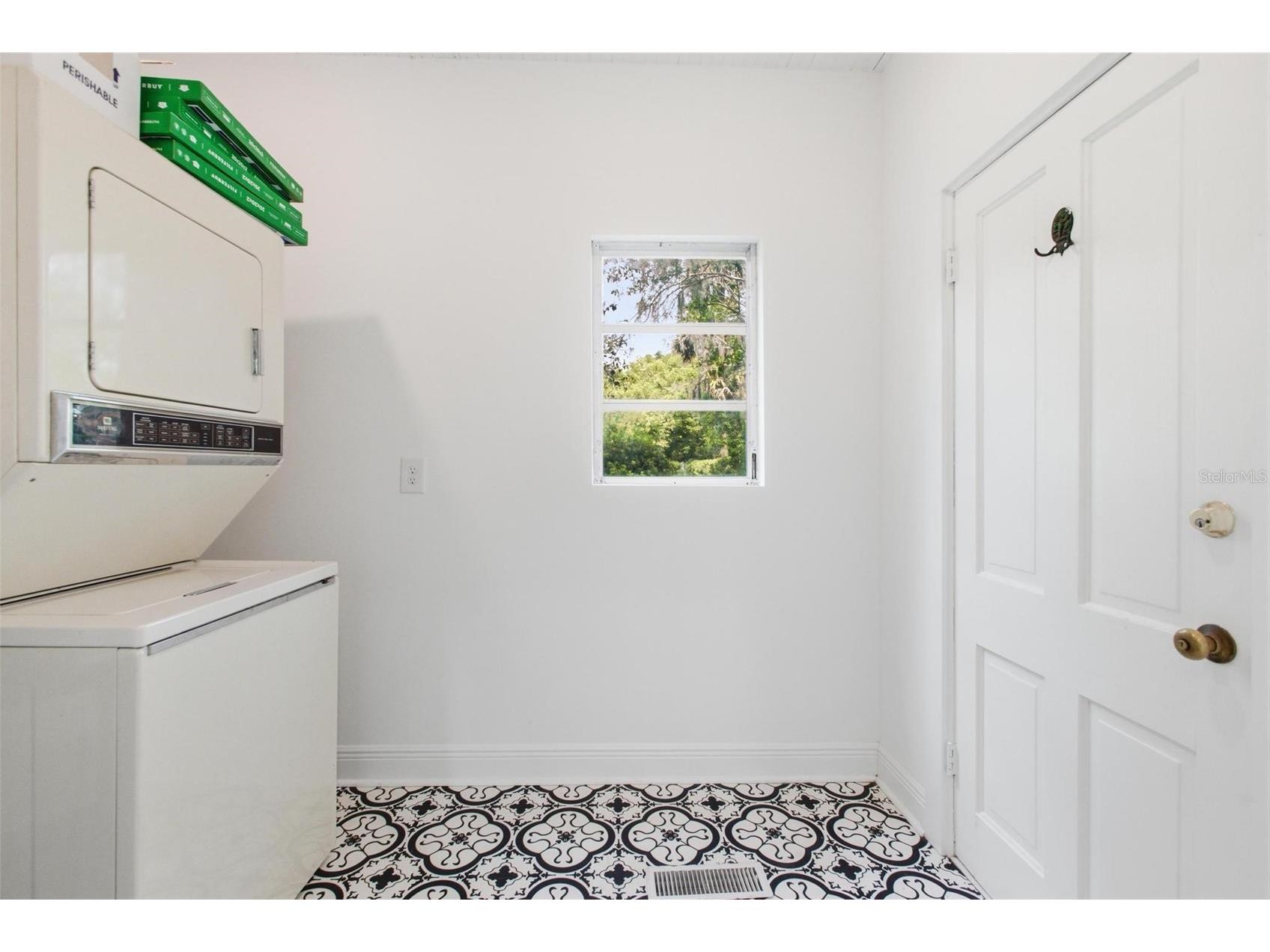 533 N Sans Souci Avenue Deland FL 32720 V4948829 image17