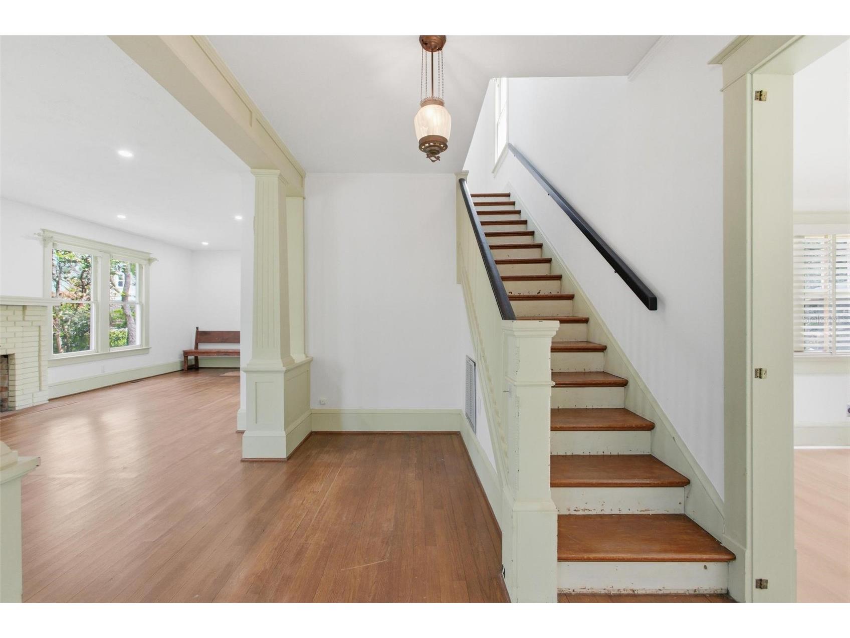 533 N Sans Souci Avenue Deland FL 32720 V4948829 image8