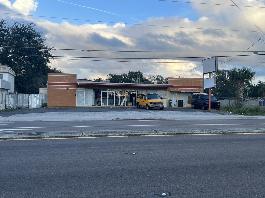 533 N Semoran Boulevard Orlando FL 32807 O6075886 image1