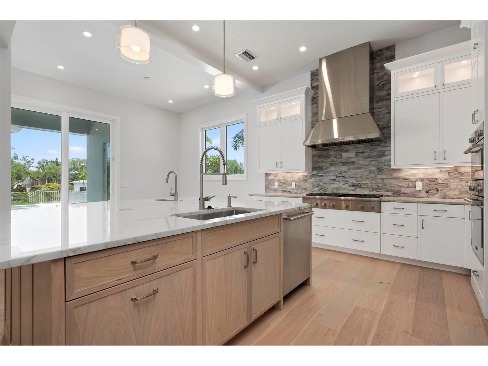533 Venice Lane Sarasota FL 34242 - GRAND CANAL A4676632 image30