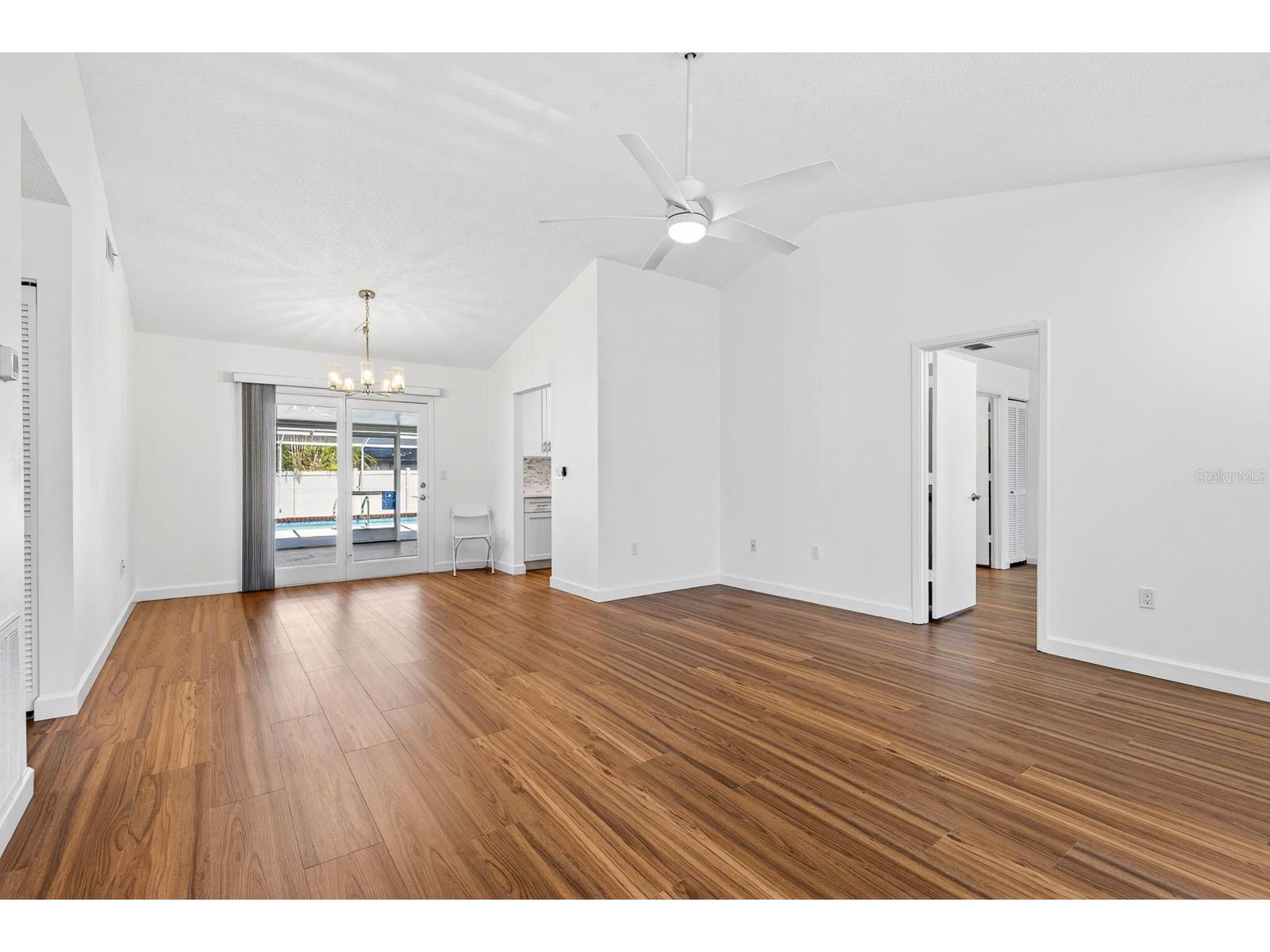 5330 Barbarossa Avenue Sarasota FL 34235 A4693680 image11