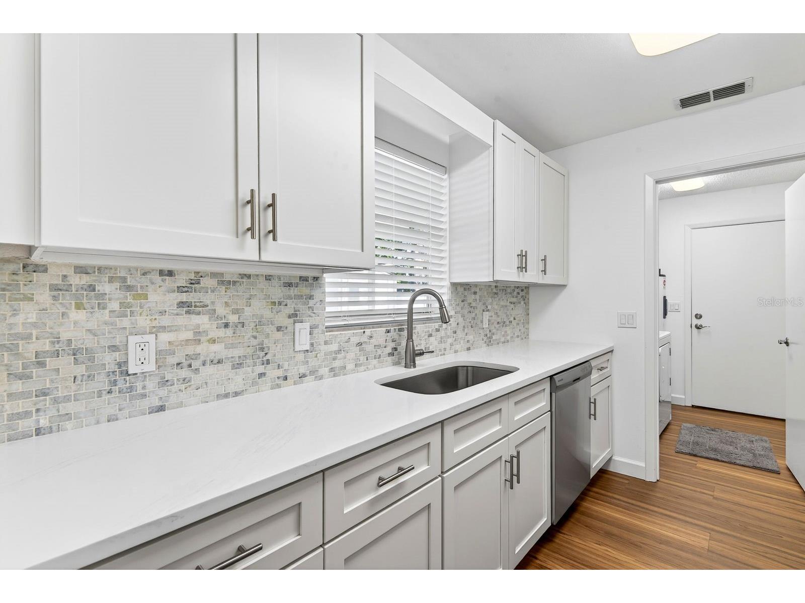 5330 Barbarossa Avenue Sarasota FL 34235 A4693680 image16