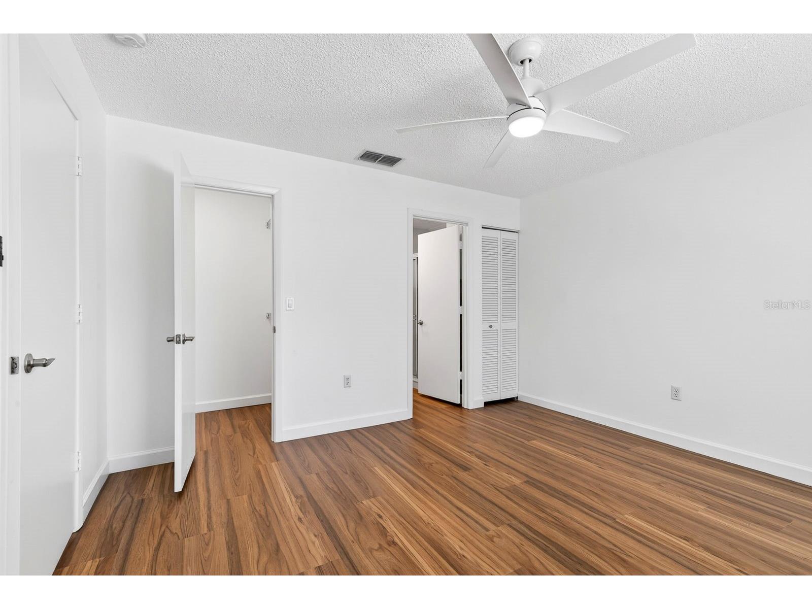 5330 Barbarossa Avenue Sarasota FL 34235 A4693680 image40
