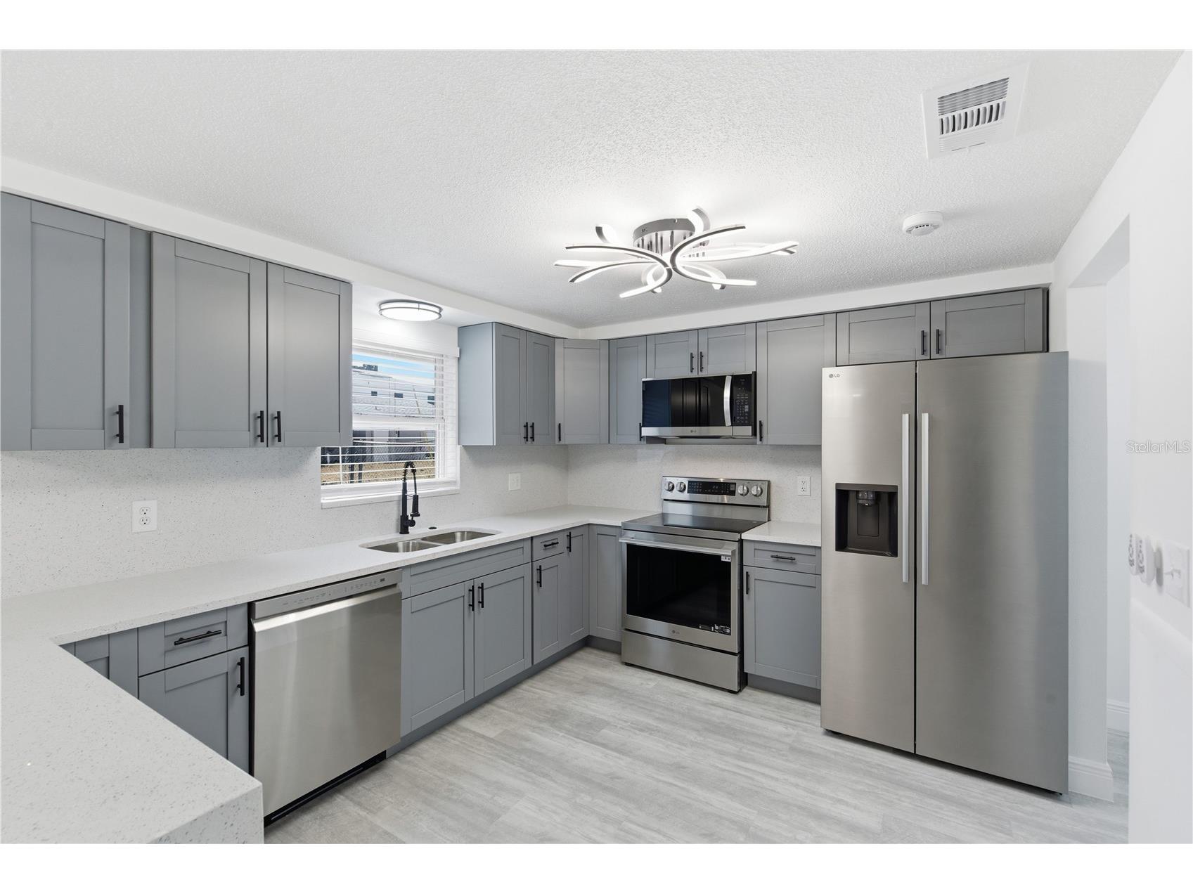 5330 Poinsettia Dr New Port Richey FL 34652 TB8478846 image12