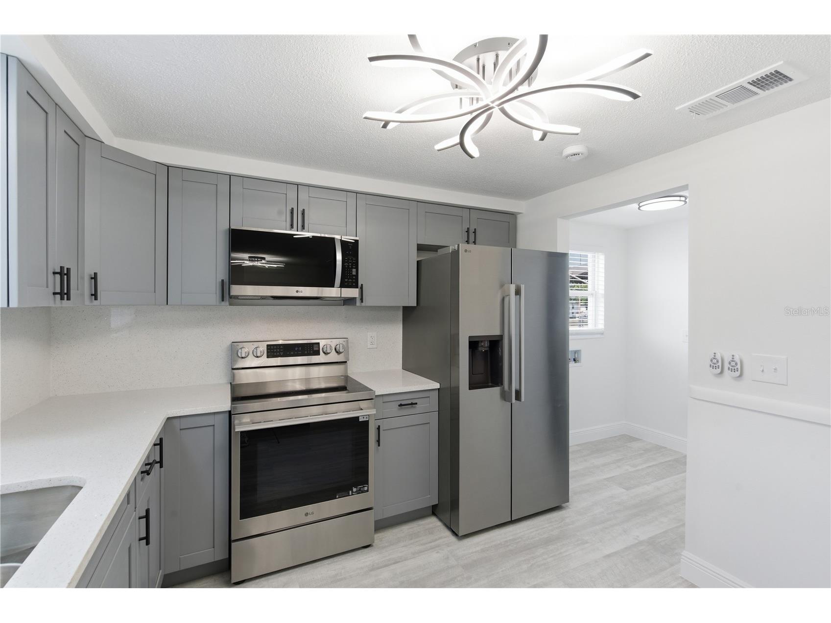 5330 Poinsettia Dr New Port Richey FL 34652 TB8478846 image14