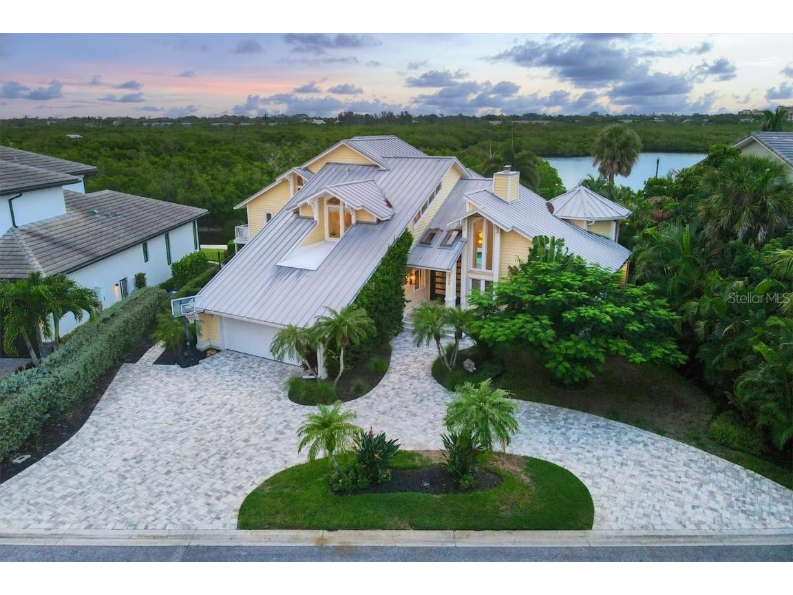 5330 Siesta Cove Drive Sarasota FL 34242 - DIRECT INTRACOASTAL WATERWAY A4581329 image1