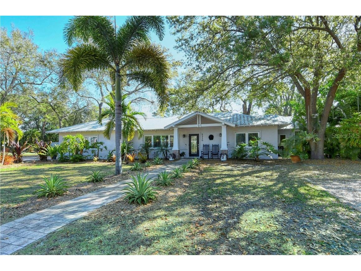 5330 Winchester Drive Sarasota FL 34234 A4562447 image1