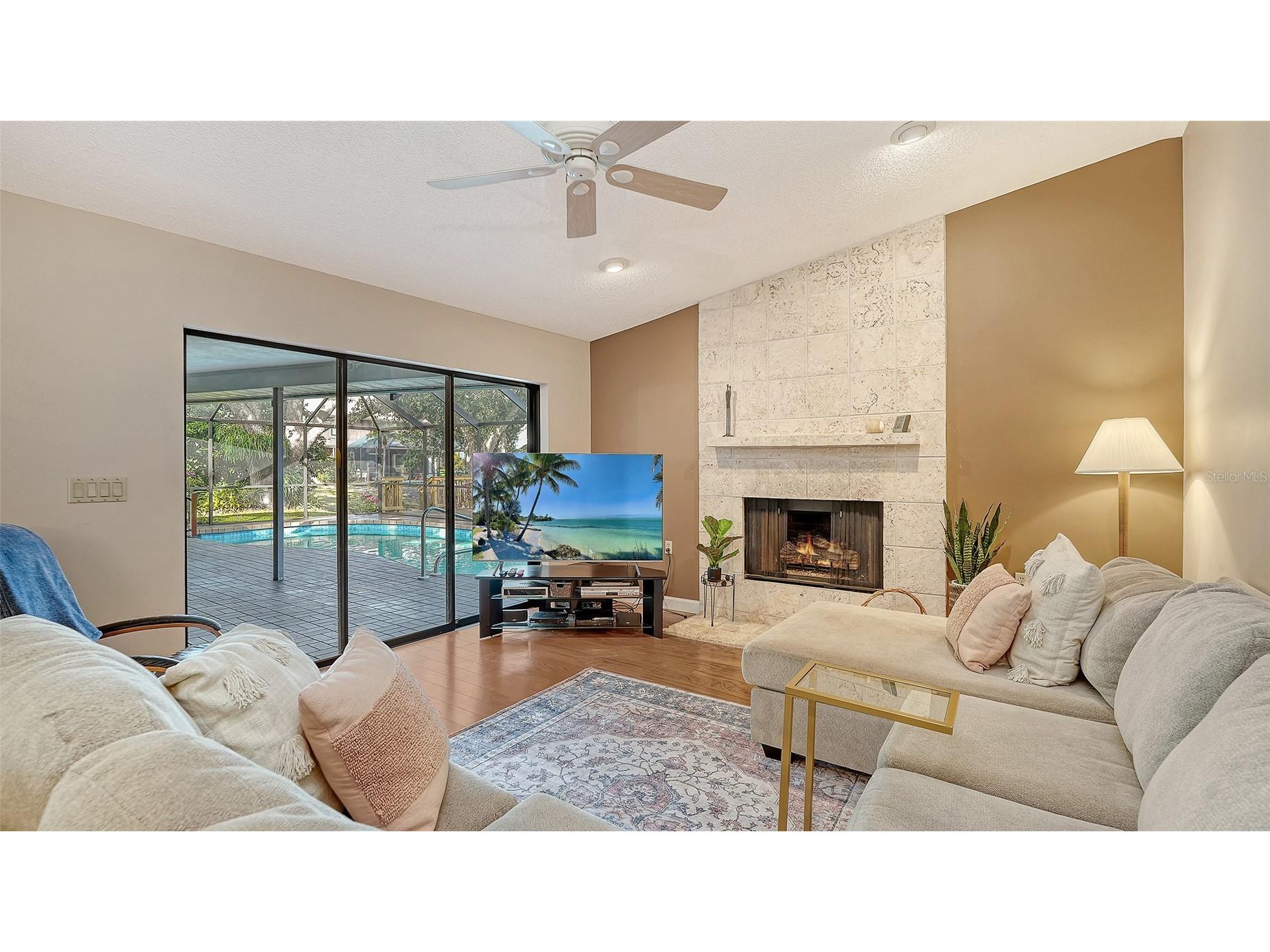 5331 Dominica Circle Sarasota FL 34233 - POND A4682075 image11