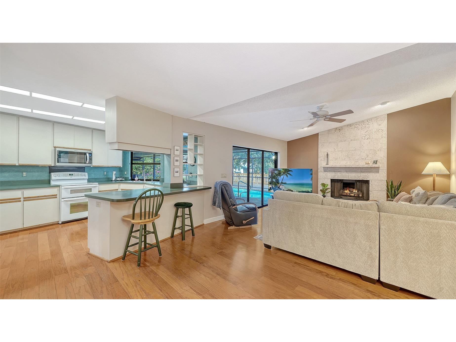 5331 Dominica Circle Sarasota FL 34233 - POND A4682075 image14