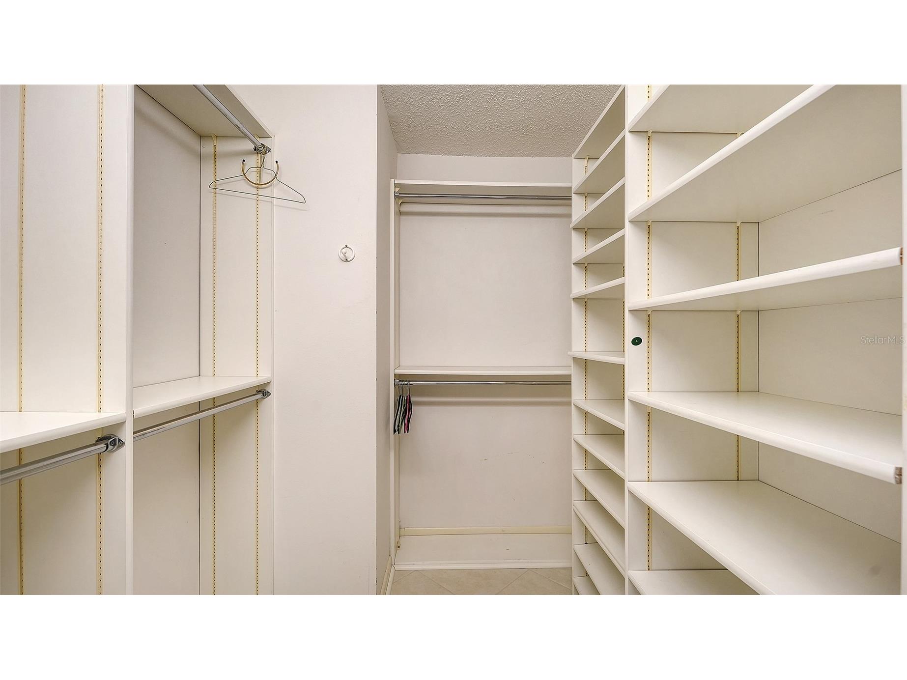 5331 Dominica Circle Sarasota FL 34233 - POND A4682075 image25