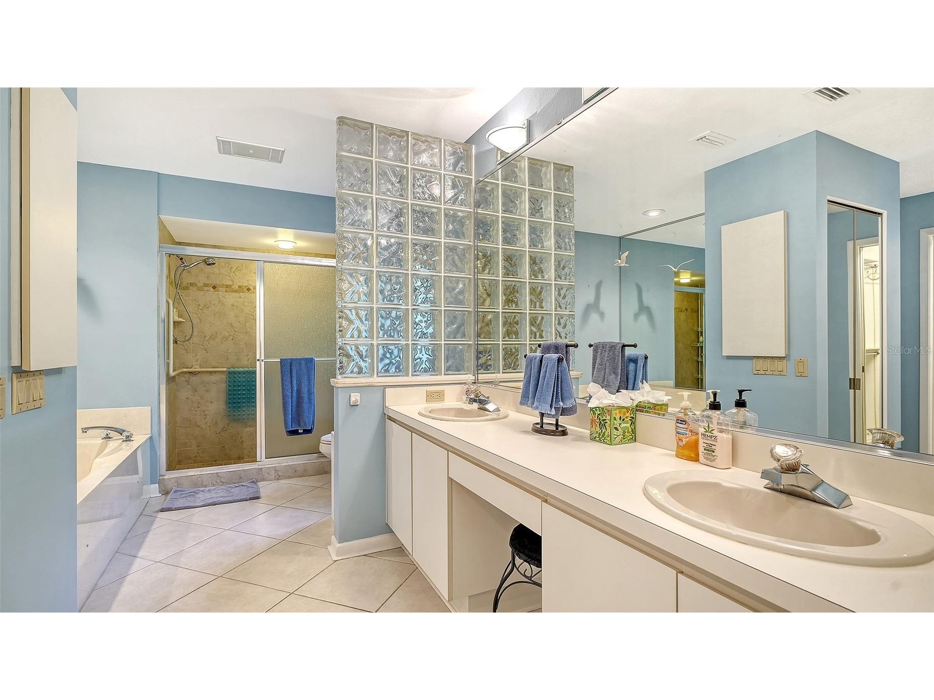 5331 Dominica Circle Sarasota FL 34233 - POND A4682075 image27