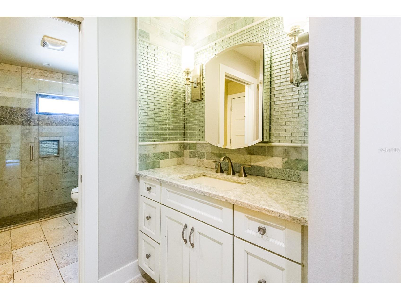 5332 Huntingwood Court #26 Sarasota FL 34235 A4694684 image18