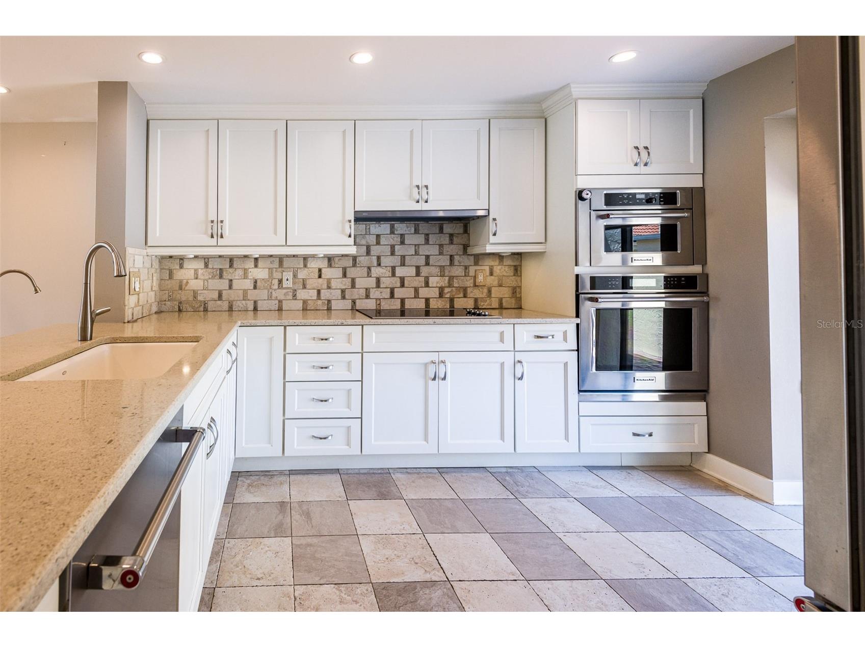5332 Huntingwood Court #26 Sarasota FL 34235 A4694684 image25