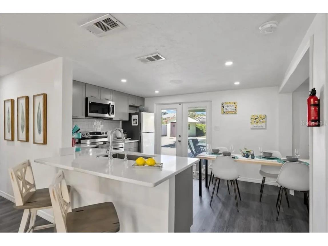 5332 Nutmeg Avenue Sarasota FL 34231 A4659079 image4