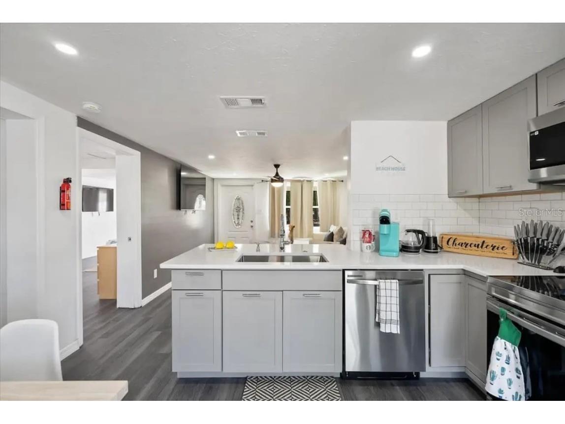 5332 Nutmeg Avenue Sarasota FL 34231 A4659079 image6