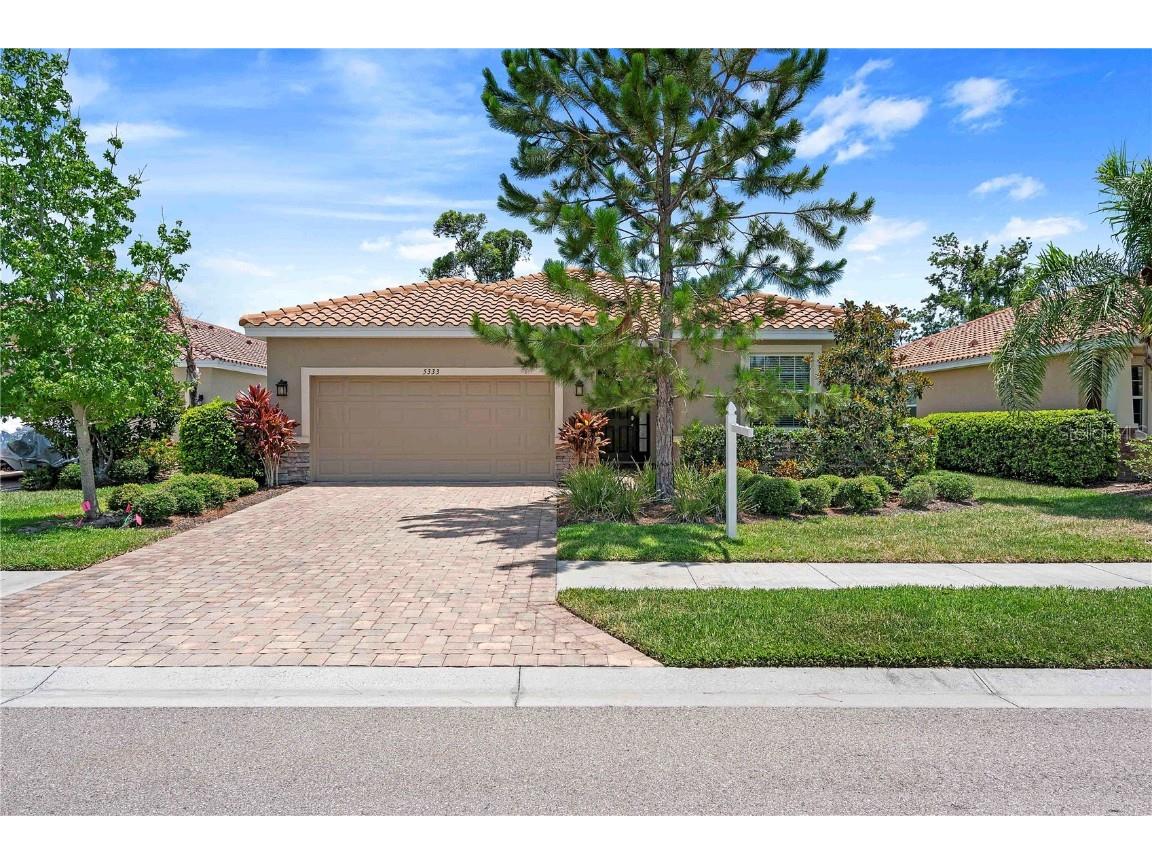 5333 Charlie Brown Lane Sarasota FL 34233 A4572364 image1