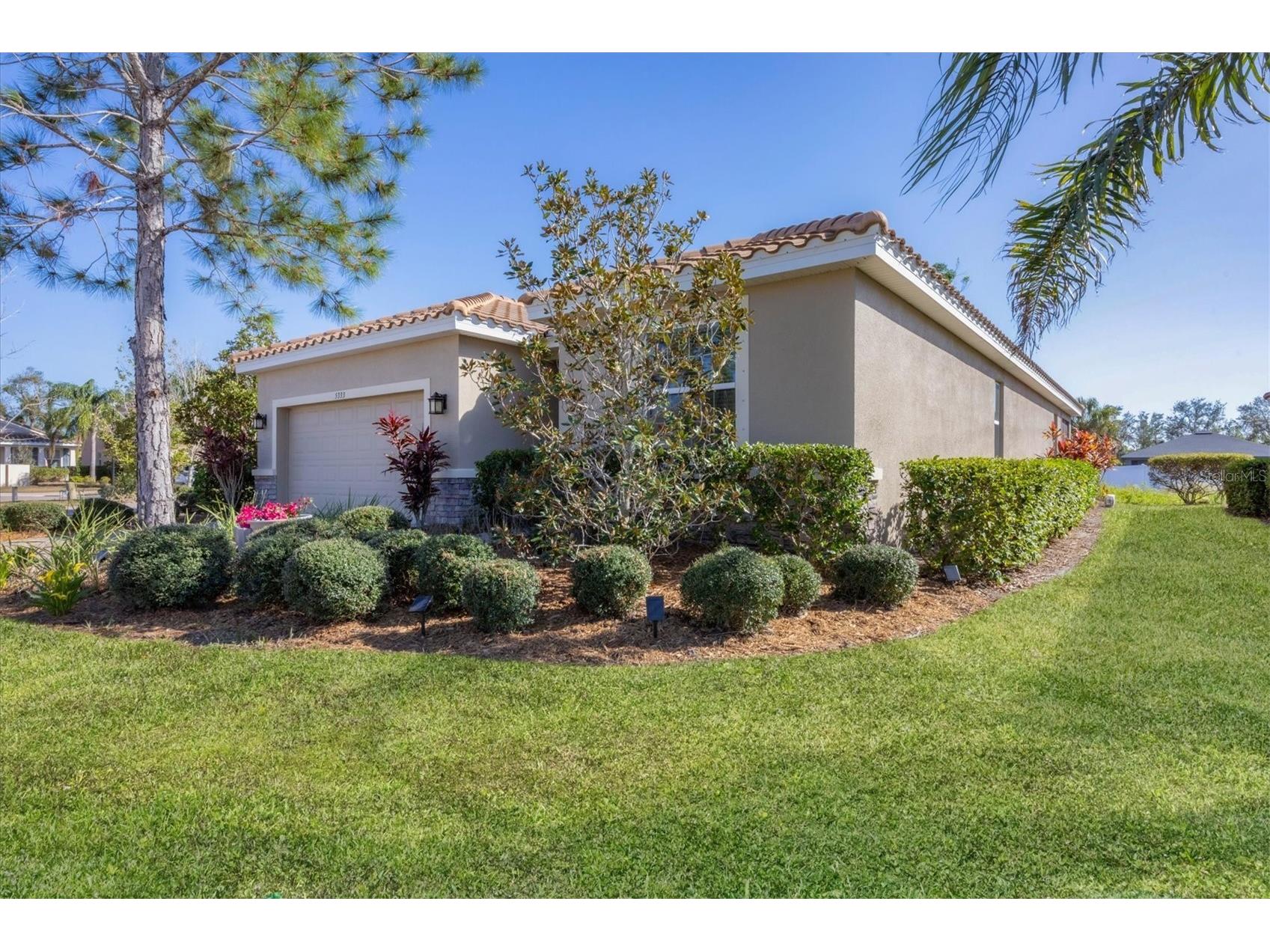 5333 Charlie Brown Lane Sarasota FL 34233 A4689910 image2