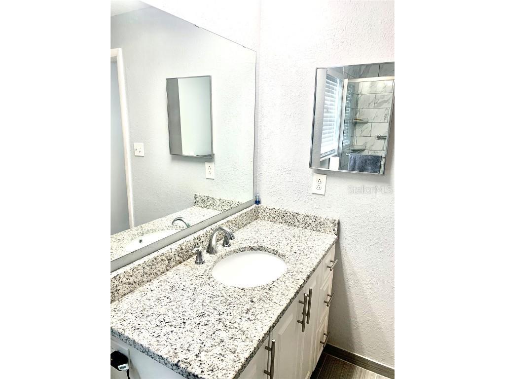 5333 Duncanwood Drive Sarasota FL 34232 A4667971 image17