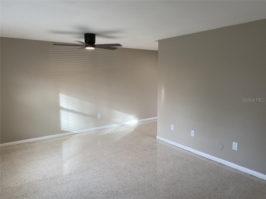 5333 Olive Avenue Sarasota FL 34231 A4672744 image2