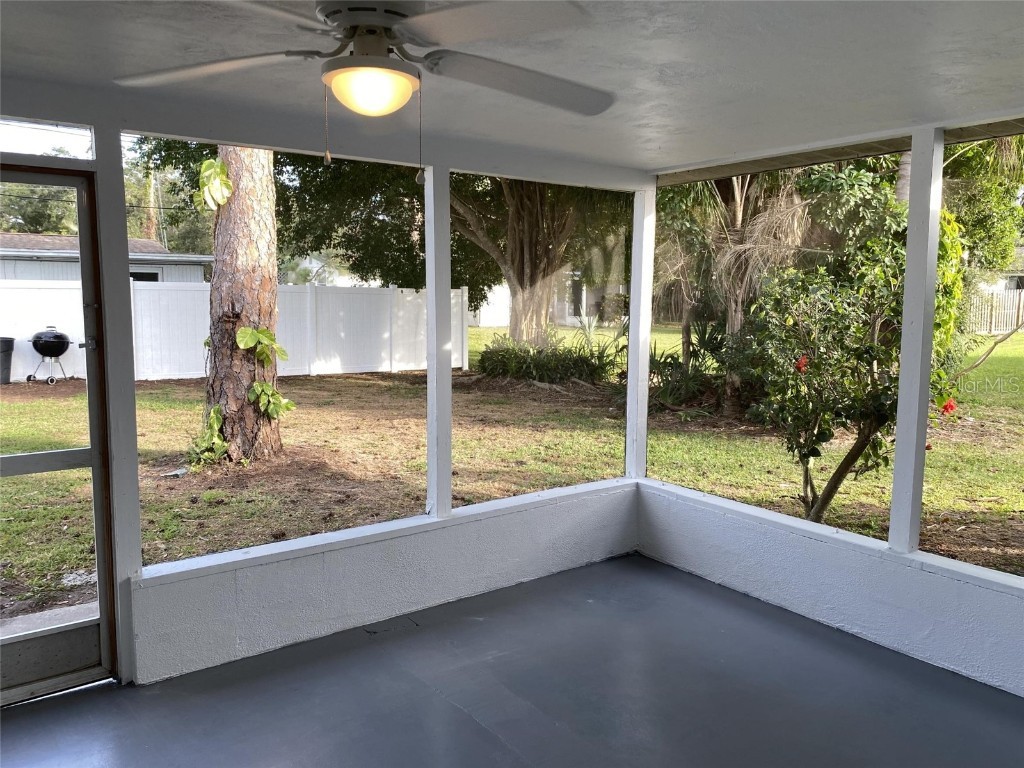 5333 Olive Avenue Sarasota FL 34231 A4672744 image6