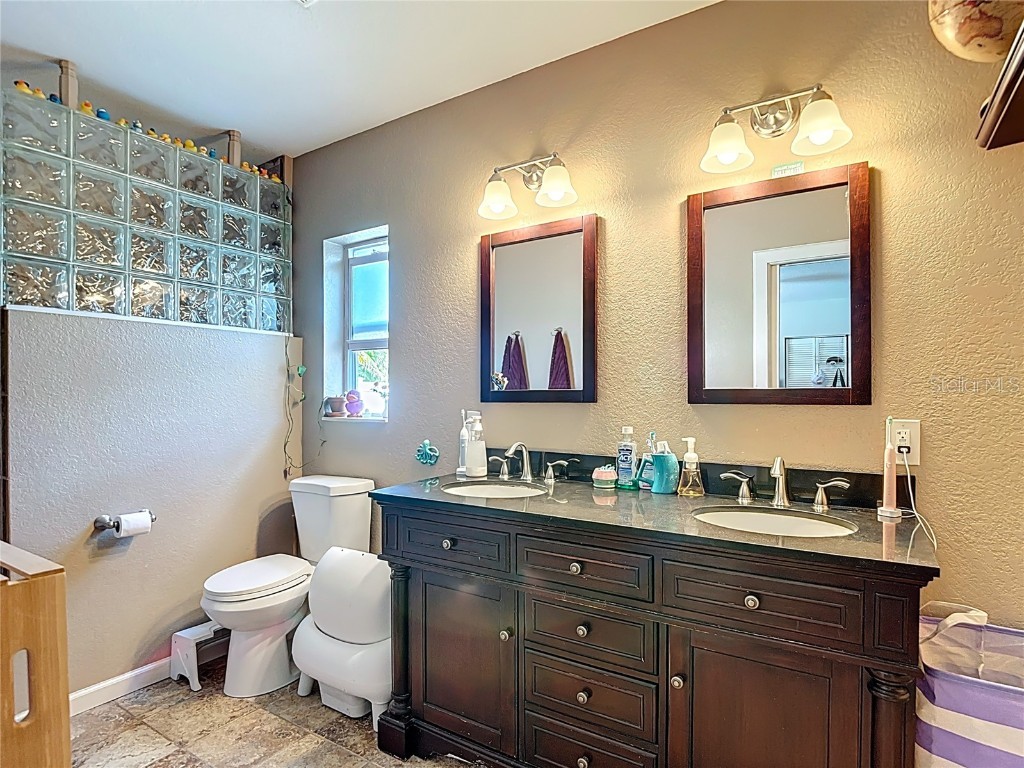 5335 8th Avenue N Saint Petersburg FL 33710 TB8412920 image28