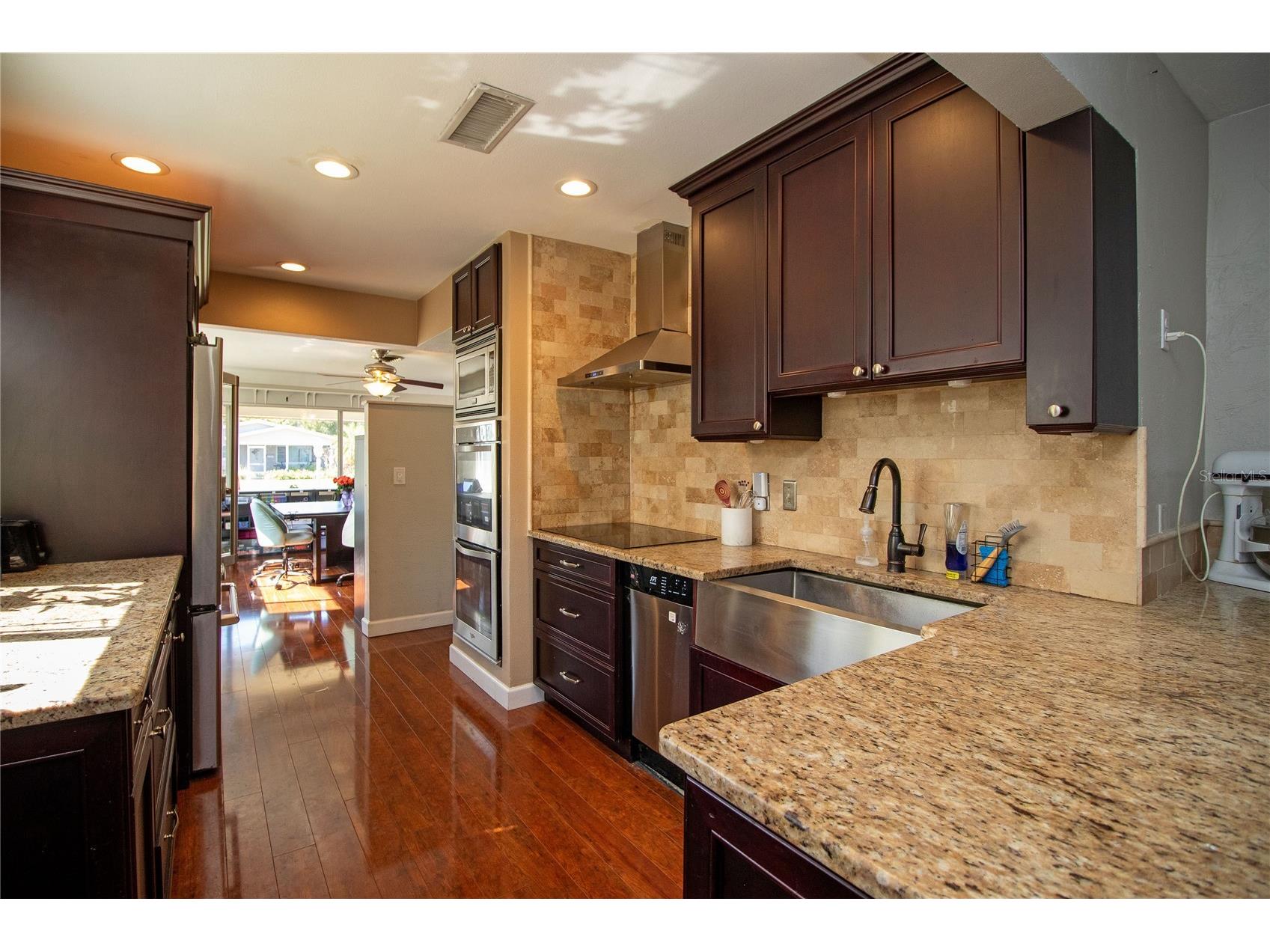 5335 8th Avenue N Saint Petersburg FL 33710 TB8497253 image9