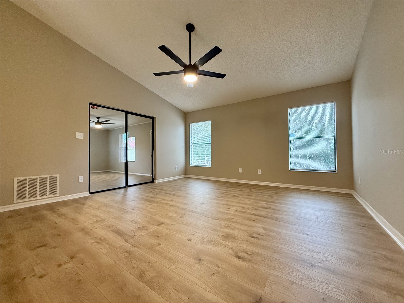 5335 Hyde Park Avenue Orlando FL 32808 O6376051 image12