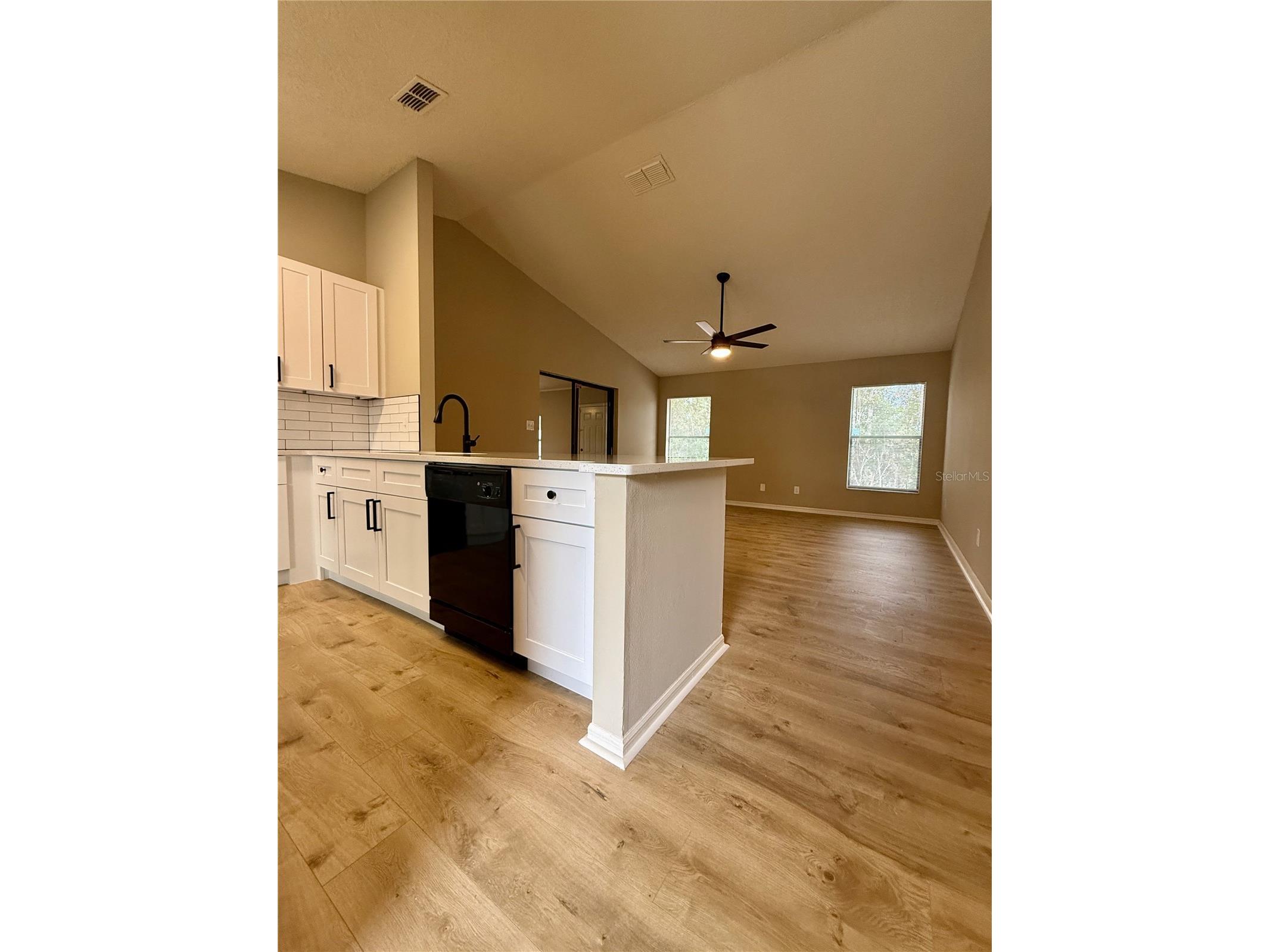 5335 Hyde Park Avenue Orlando FL 32808 O6376051 image3