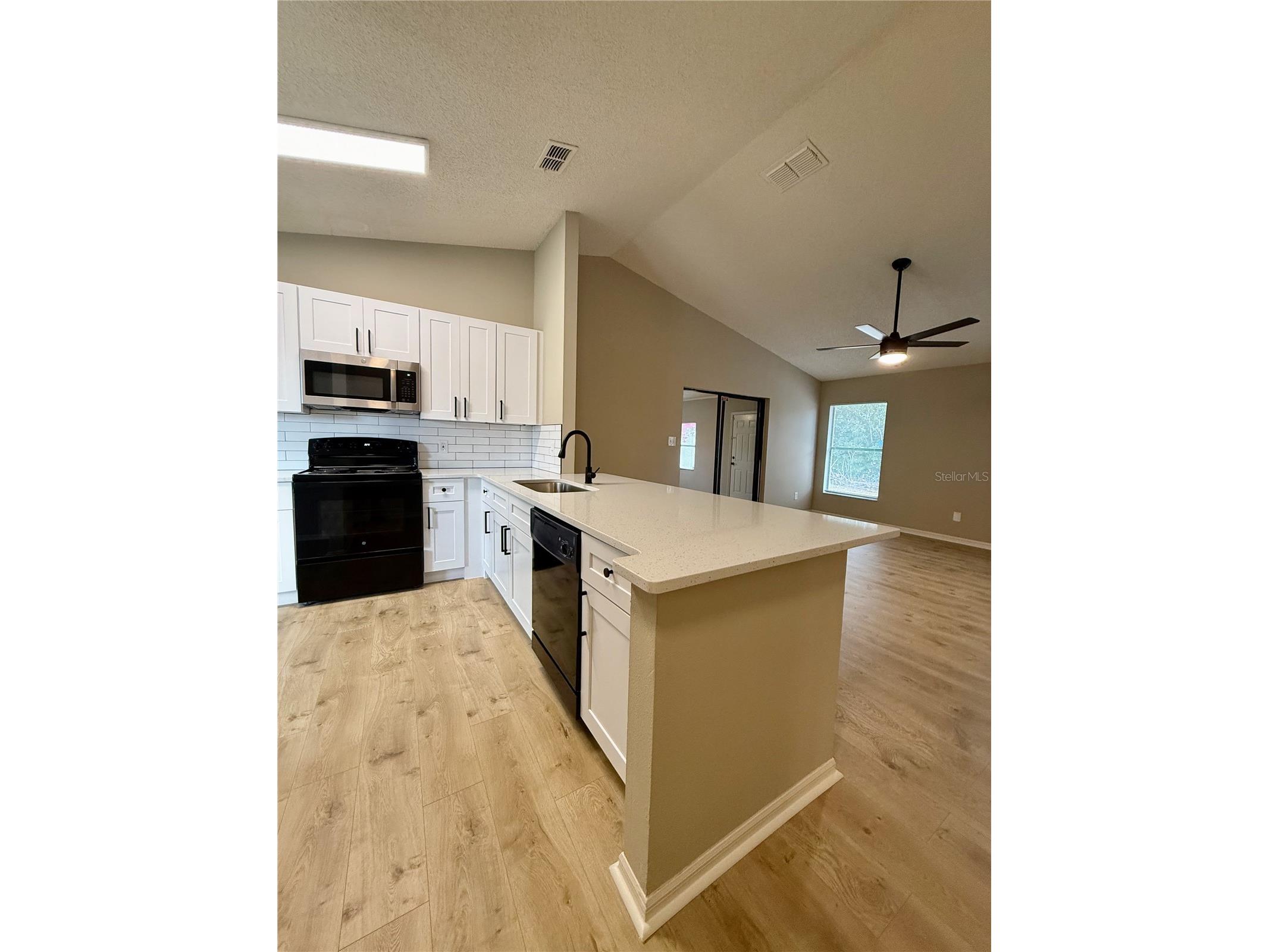 5335 Hyde Park Avenue Orlando FL 32808 O6376051 image5