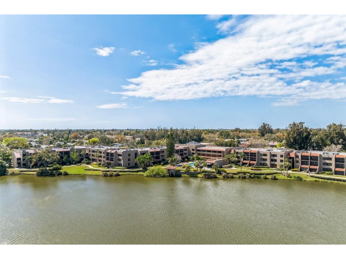 5335 Lake Arrowhead Trail #9A Sarasota FL 34231 A4601000 image1