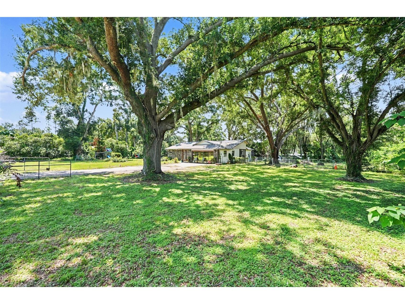 534 Leverett Road Seffner FL 33584 TB8524162 image2