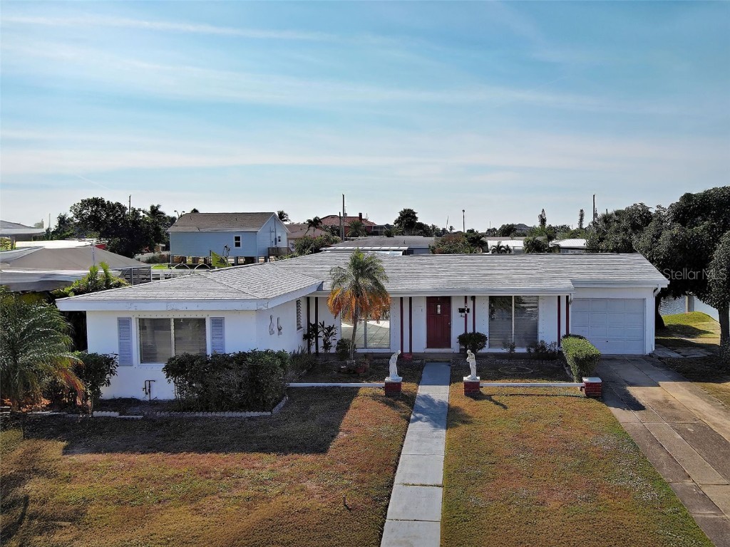 534 Lindley Terrace Port Charlotte FL 33952 - LINDLEY CANAL/NOTSON WATERWAY D6145116 image1