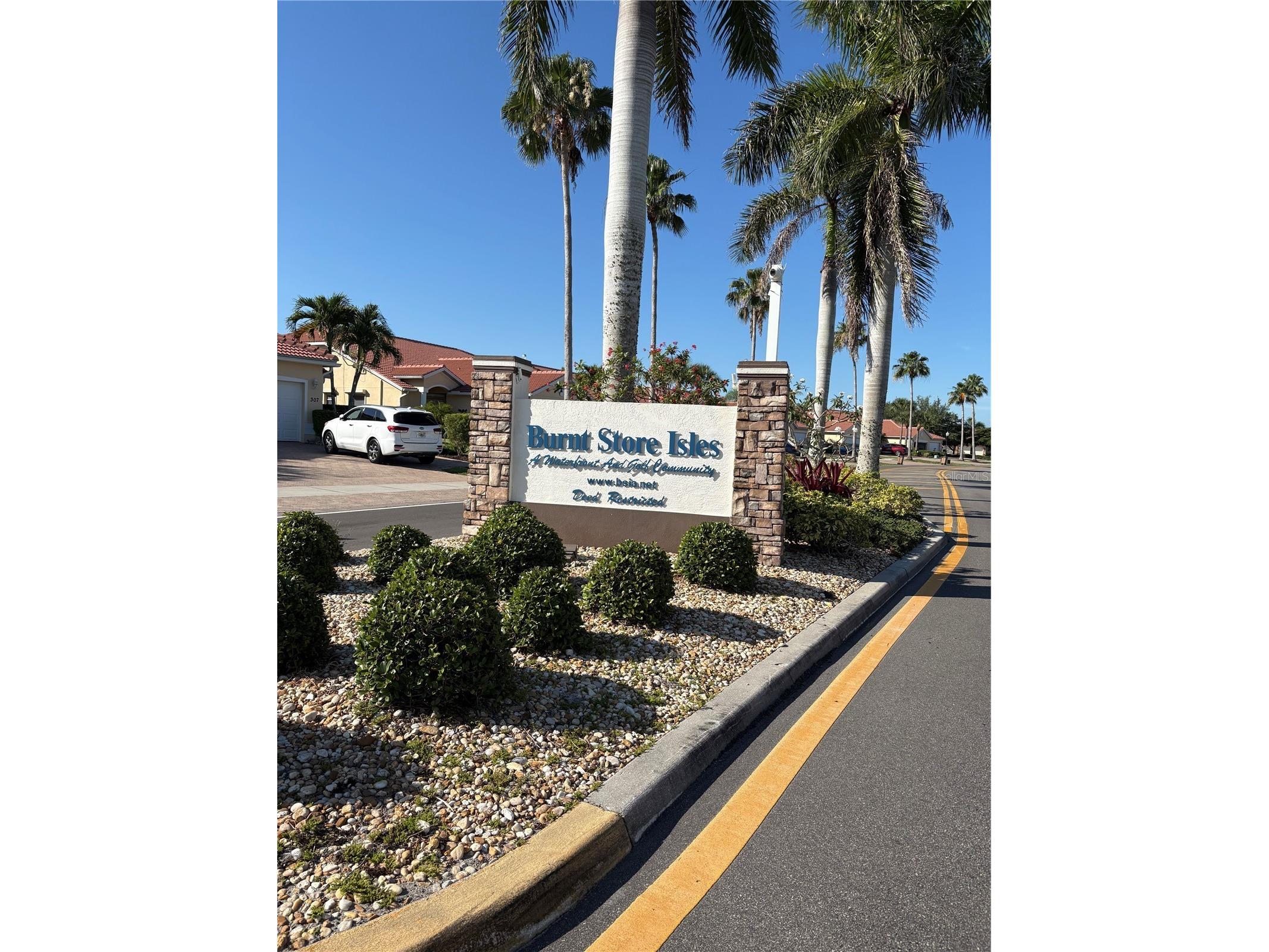 534 Macedonia Drive Punta Gorda FL 33950 C7525455 image1