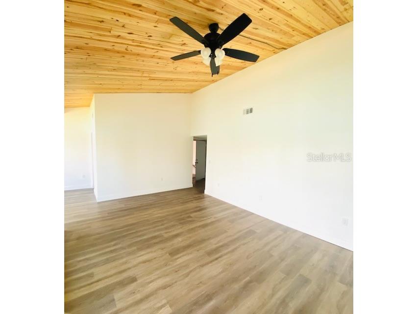 534 Plaza Seville Court #64 Treasure Island FL 33706 TB8485135 image11